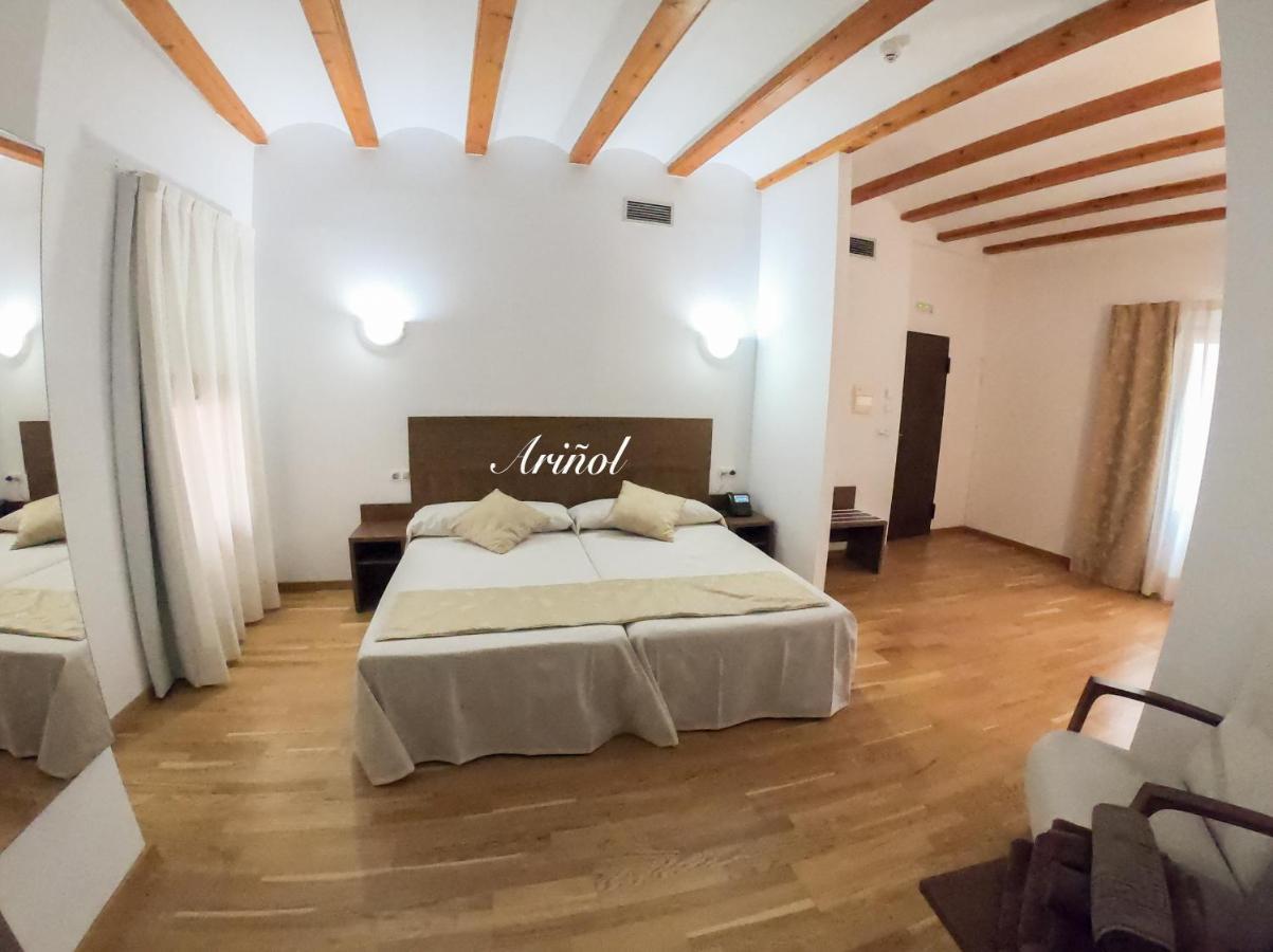 Hotel Baron Andilla Valdealgorfa Екстериор снимка