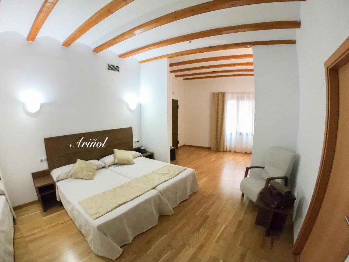 Hotel Baron Andilla Valdealgorfa Екстериор снимка