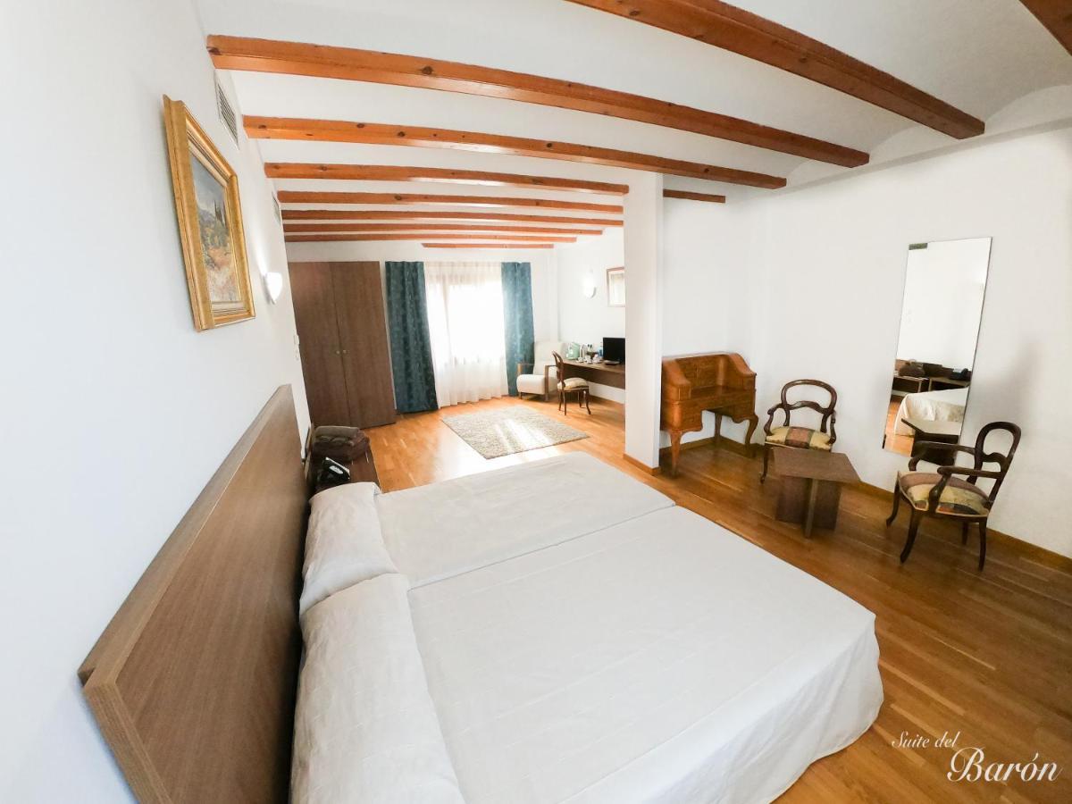 Hotel Baron Andilla Valdealgorfa Екстериор снимка