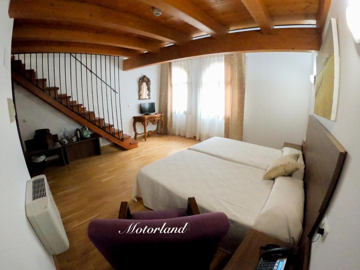 Hotel Baron Andilla Valdealgorfa Екстериор снимка