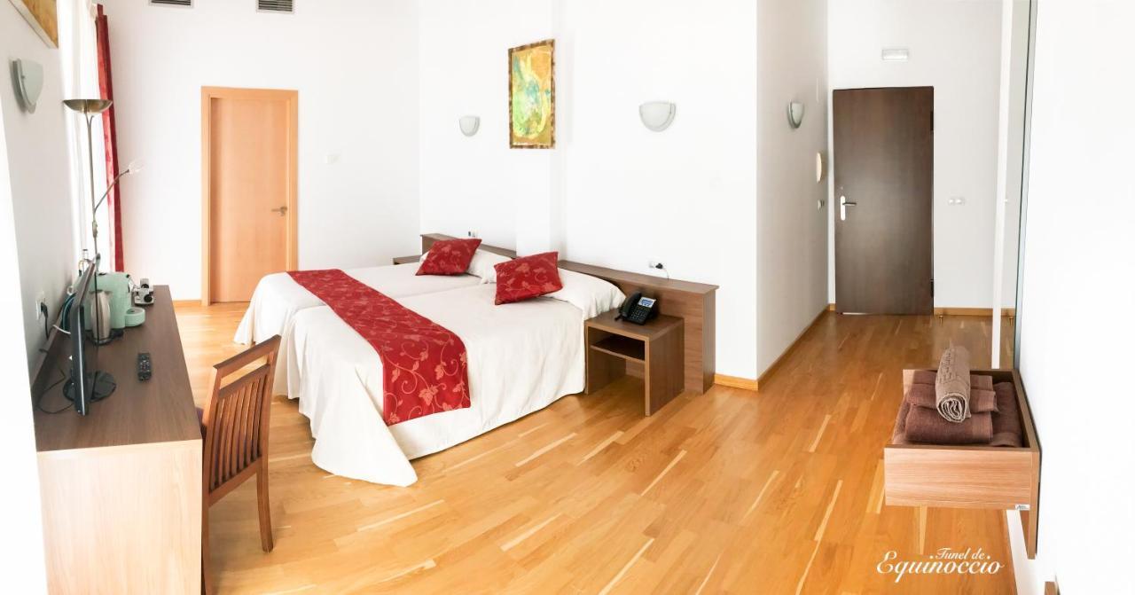 Hotel Baron Andilla Valdealgorfa Екстериор снимка