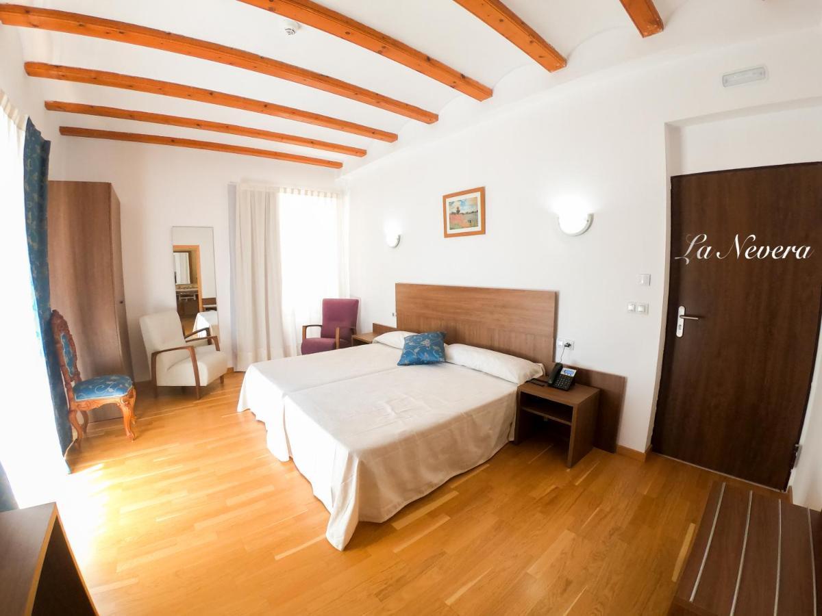 Hotel Baron Andilla Valdealgorfa Екстериор снимка