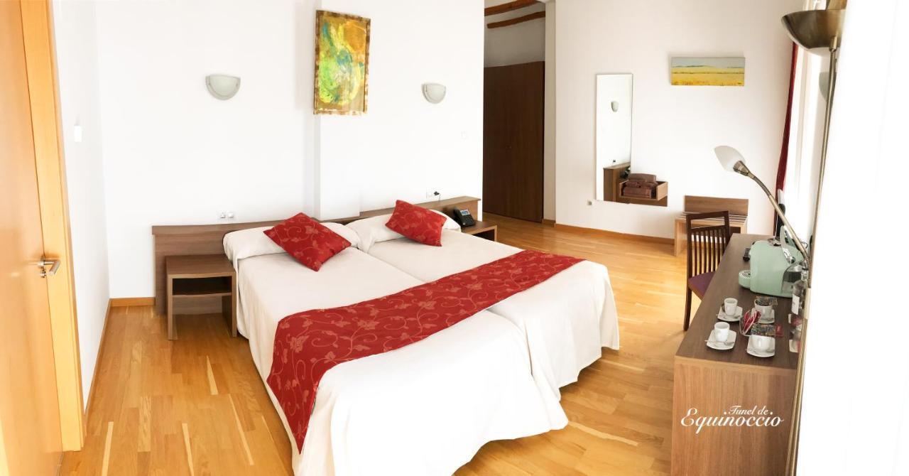 Hotel Baron Andilla Valdealgorfa Екстериор снимка