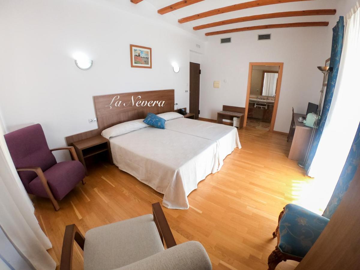 Hotel Baron Andilla Valdealgorfa Екстериор снимка